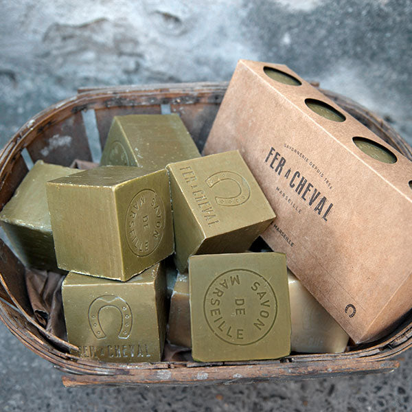 Pur Olive Lot 8x300g - Ambiance - Savonnerie Fer à Cheval