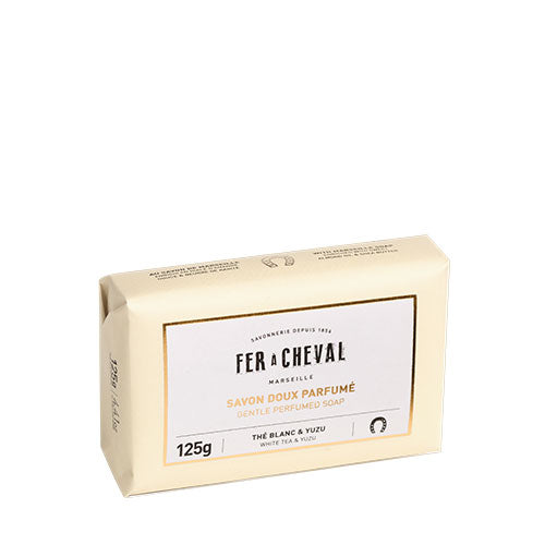 Savon Doux Parfumé Thé Blanc & Yuzu 125g - Ambiance2 - Savonnerie Fer à Cheval