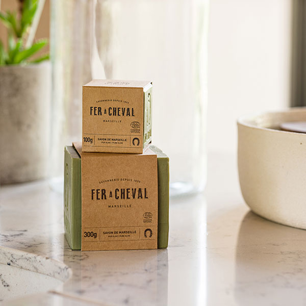 Savon de Marseille Cube Pur Olive 300g - Ambiance - Savonnerie Fer à Cheval