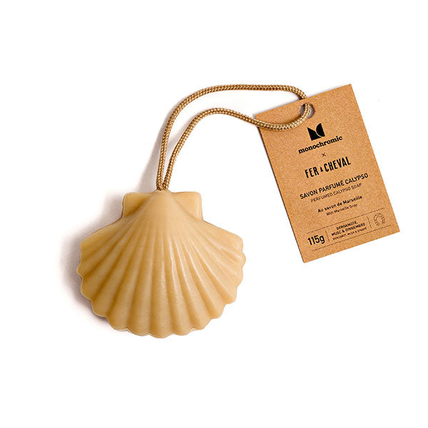 Monochromic x Fer à Cheval - Savon Calypso Parfumé - Avec Corde 115g - Savonnerie Fer à Cheval