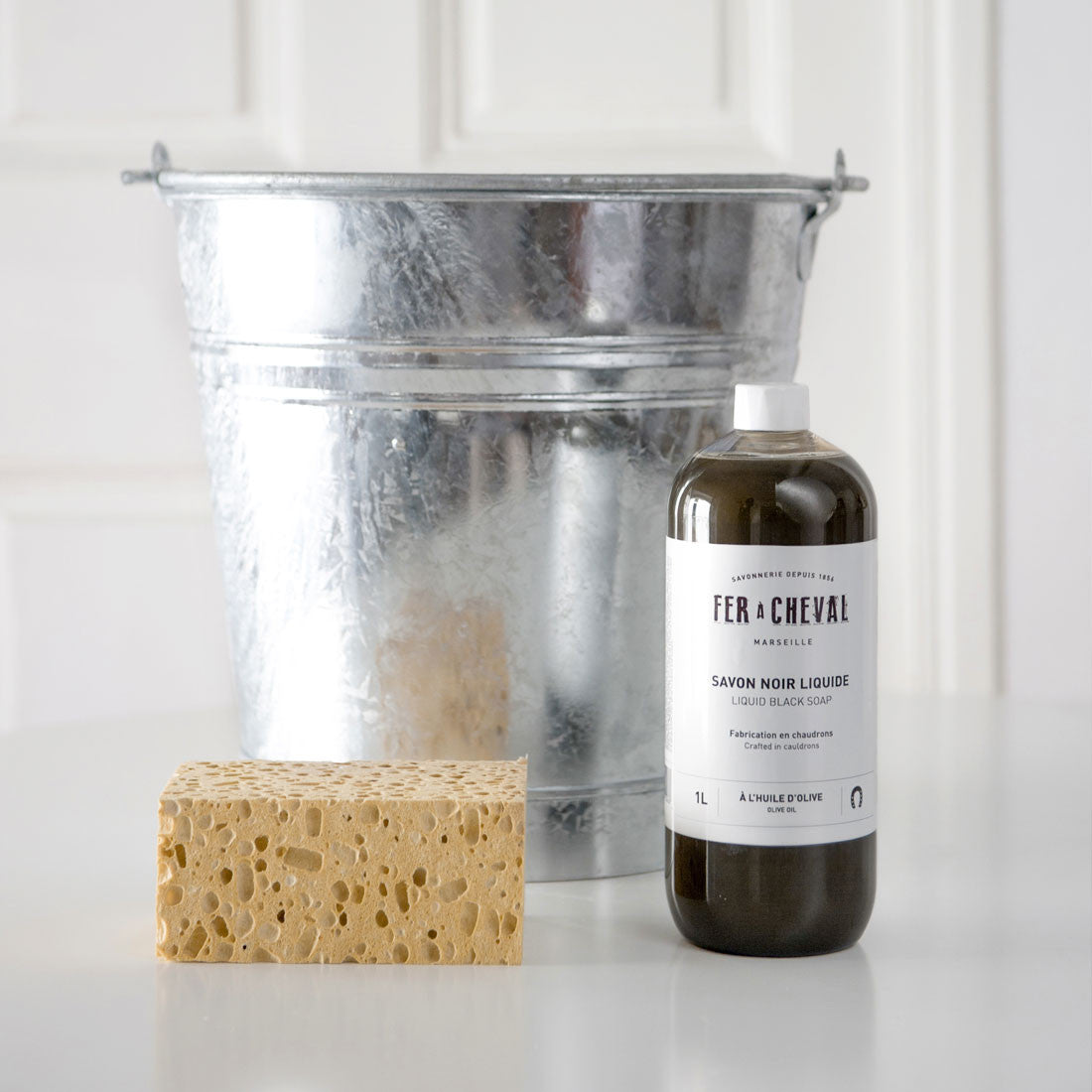 Savon Noir Liquide 1L - Ambiance - Savonnerie Fer à Cheval